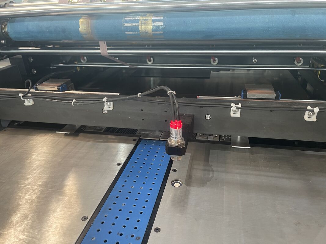 3D Gilding Mesin Stamping Hot Foil Otomatis Untuk Full Range Packaging Paper, Stamping Warna